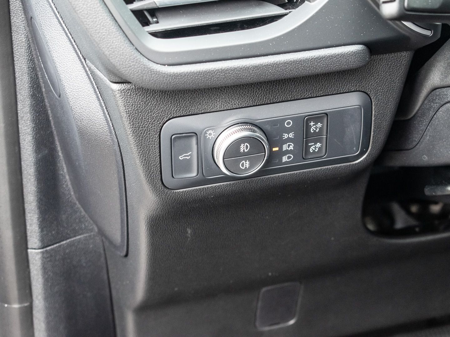 Ford Kuga Hybrid Titanium X FHEV - Samsaru's Car Outlet