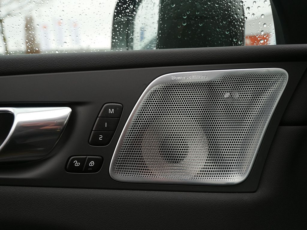 Volvo XC60 T8 Recharge Inscription FACEL. STANDHZ LED