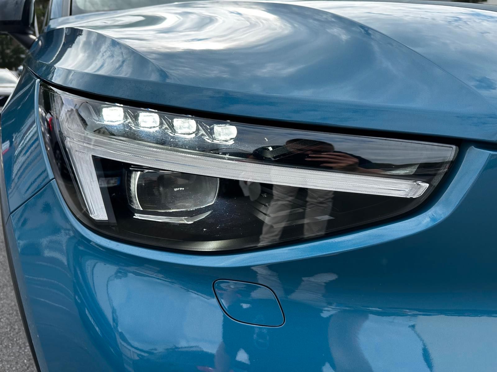 Volvo XC40 B3 Plus Dark Leder,Pano,360°,AHK,Pixel,ACC