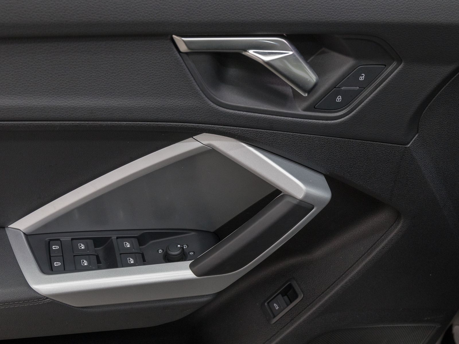 Audi Q3 35 TDI Q S LINE - Samsaru's Car Outlet