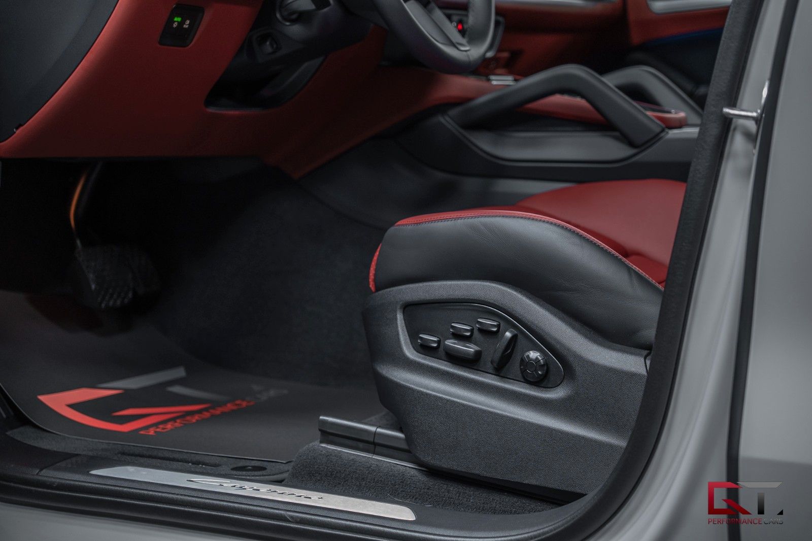 Porsche Cayenne E-Hyb Coupé Sp-Design 21" Pano Trailer