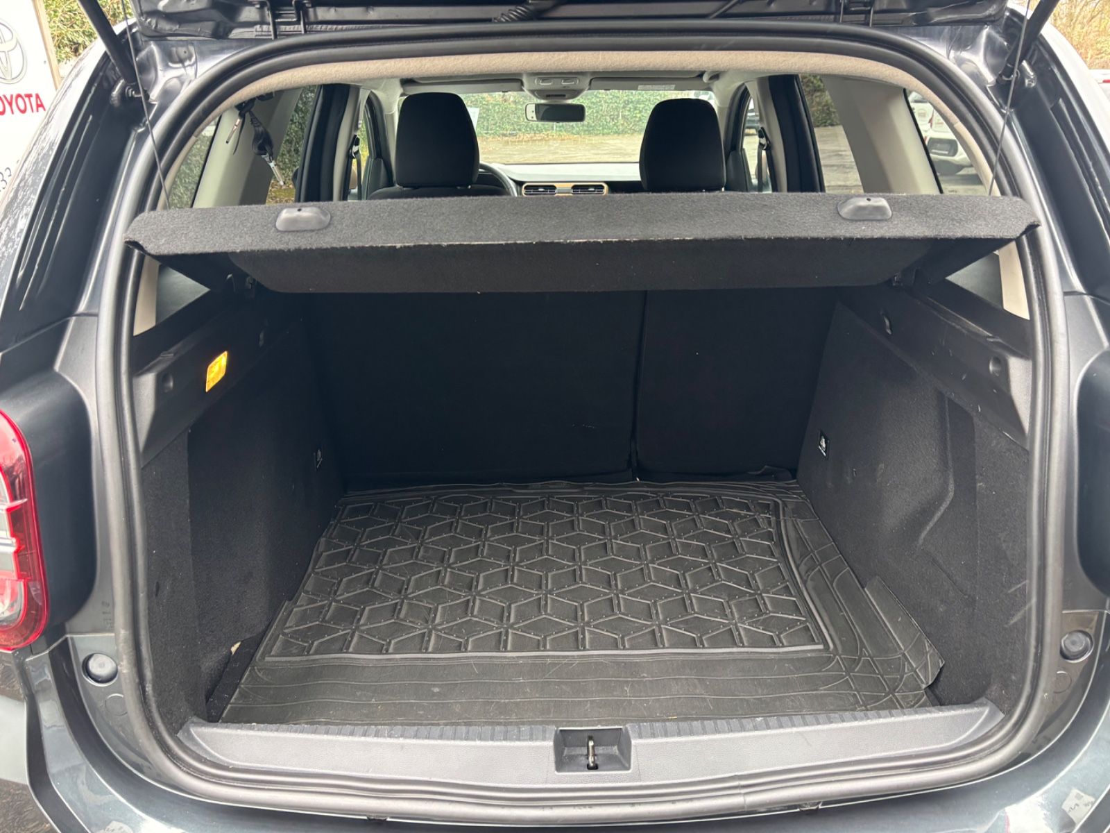 Dacia DUSTER - Samsaru's Car Outlet