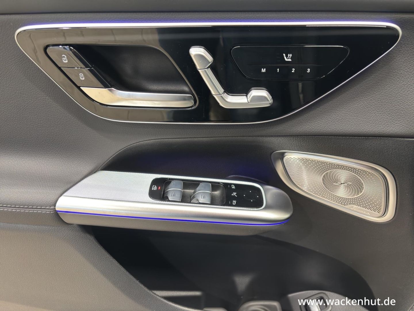 Mercedes-Benz GLC 300 d 4M EDITION AMG LINE NIGHT+AHK+PANO+DIS