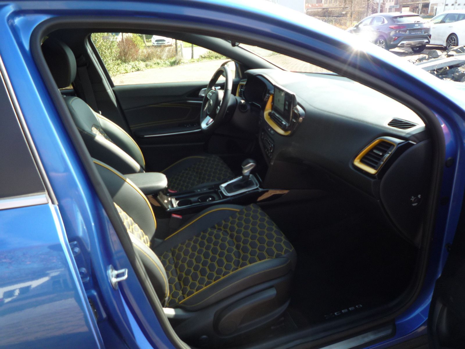 Kia XCeed Xdition - Samsaru's Car Outlet