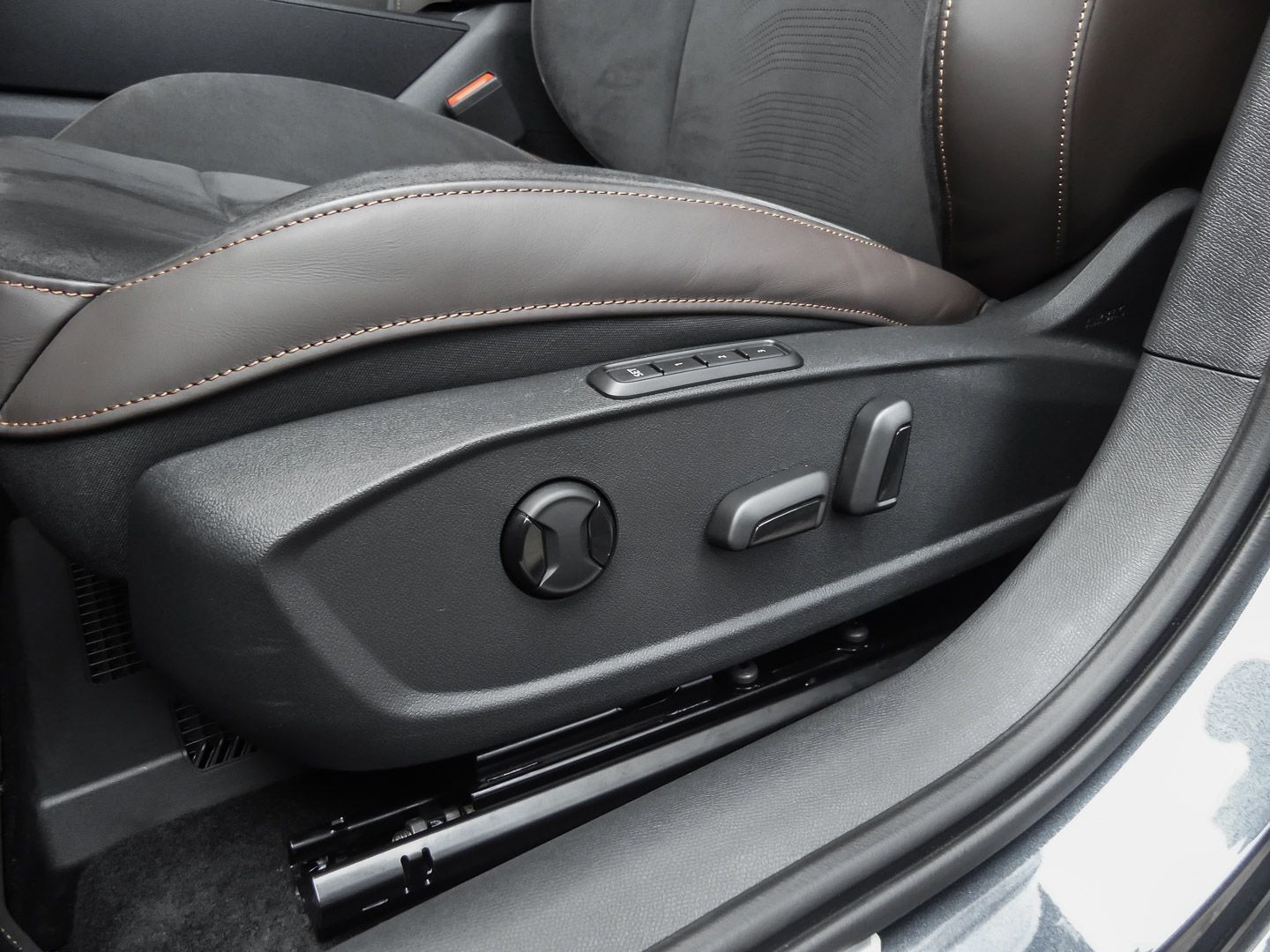 Cupra Formentor  VZ 2.0TSI 4DRIVE DSG BREMBO+AKRAPOVIC