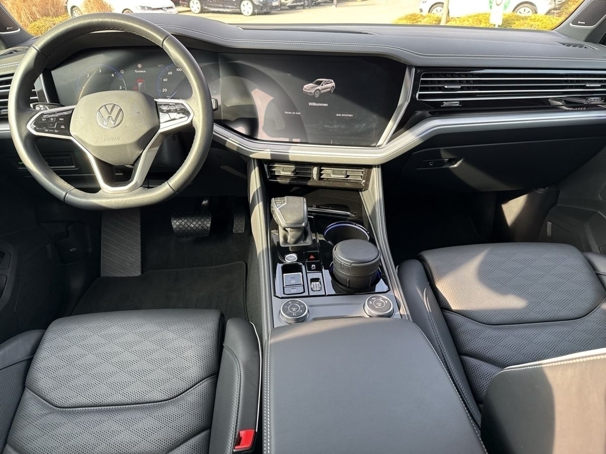 Volkswagen Touareg TDi Allradlenkung - Samsaru's Car Outlet