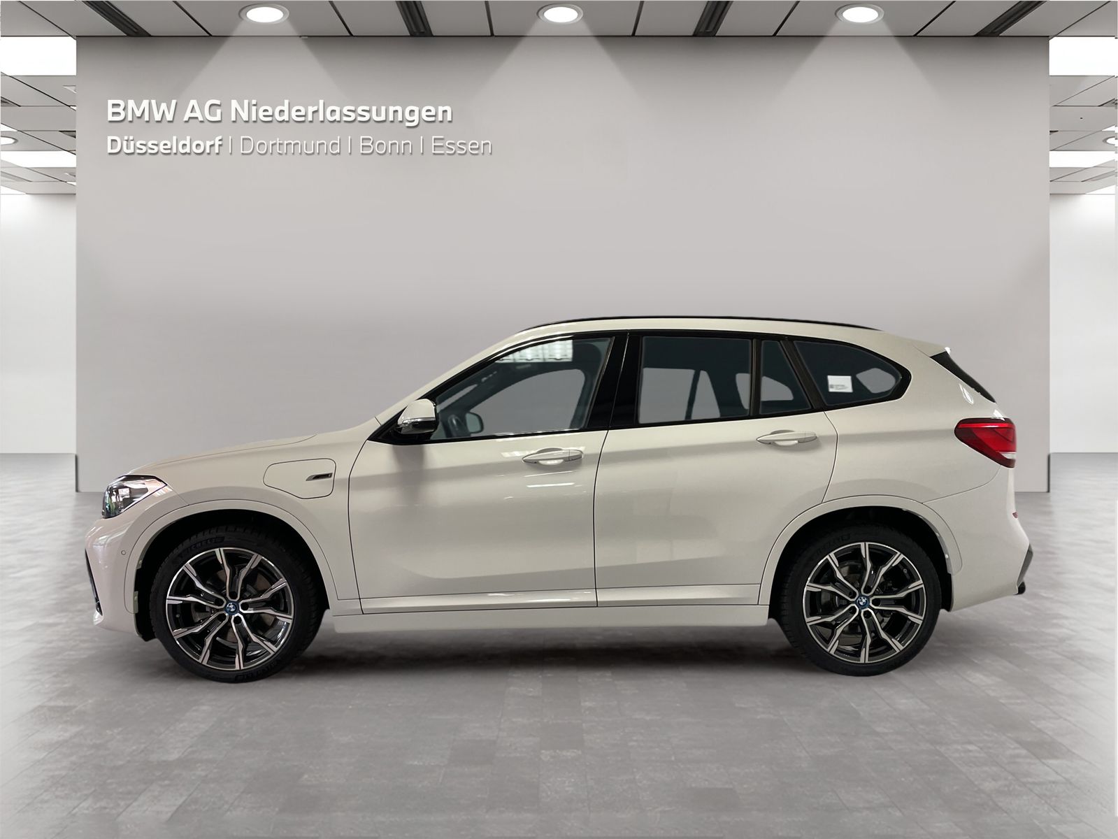 BMW X1 xDrive25e M Sport - Samsaru's Car Outlet