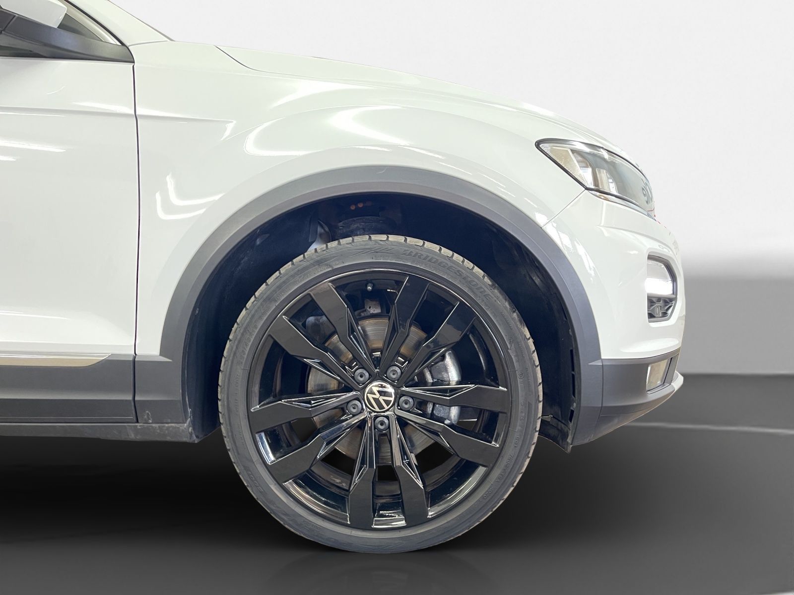 Volkswagen T-Roc 2.0 TSI Sport 4M - Samsaru's Car Outlet
