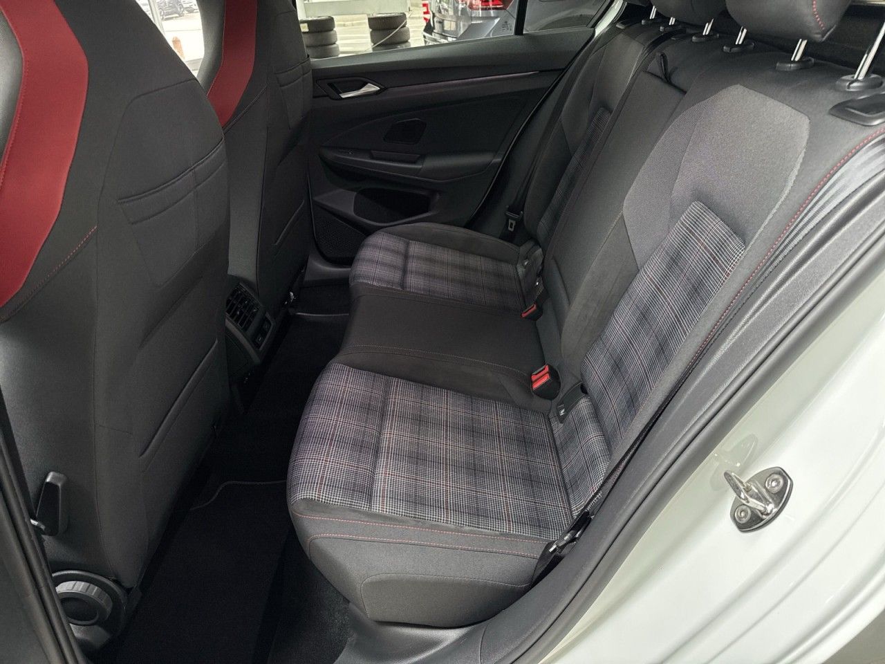Volkswagen Golf VIII 2.0 GTI DSG - Samsaru's Car Outlet