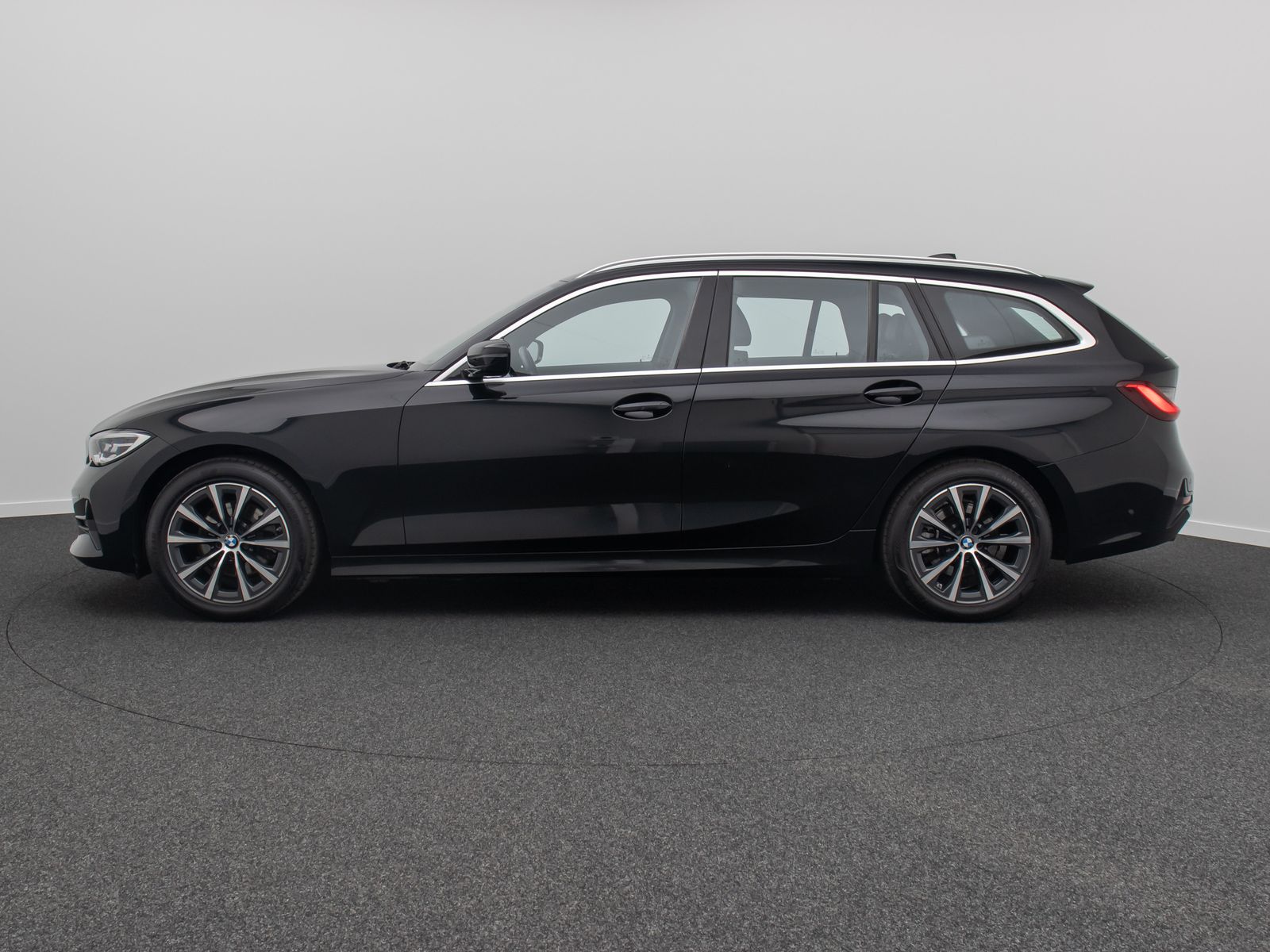 BMW 320d Sport Line - Samsaru's Car Outlet