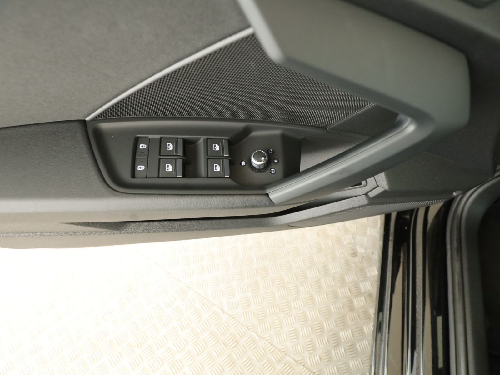 Audi A3 Sportback 40 TFSIe *HYBRID*AHK*LED*PDC*MMI-Pl