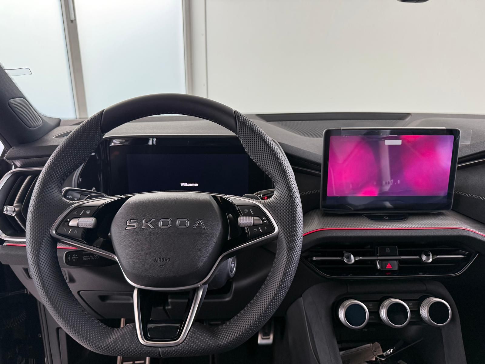 Skoda Kodiaq iV Plug-In Sportline-Pano/AHK/ACC/CarPlay