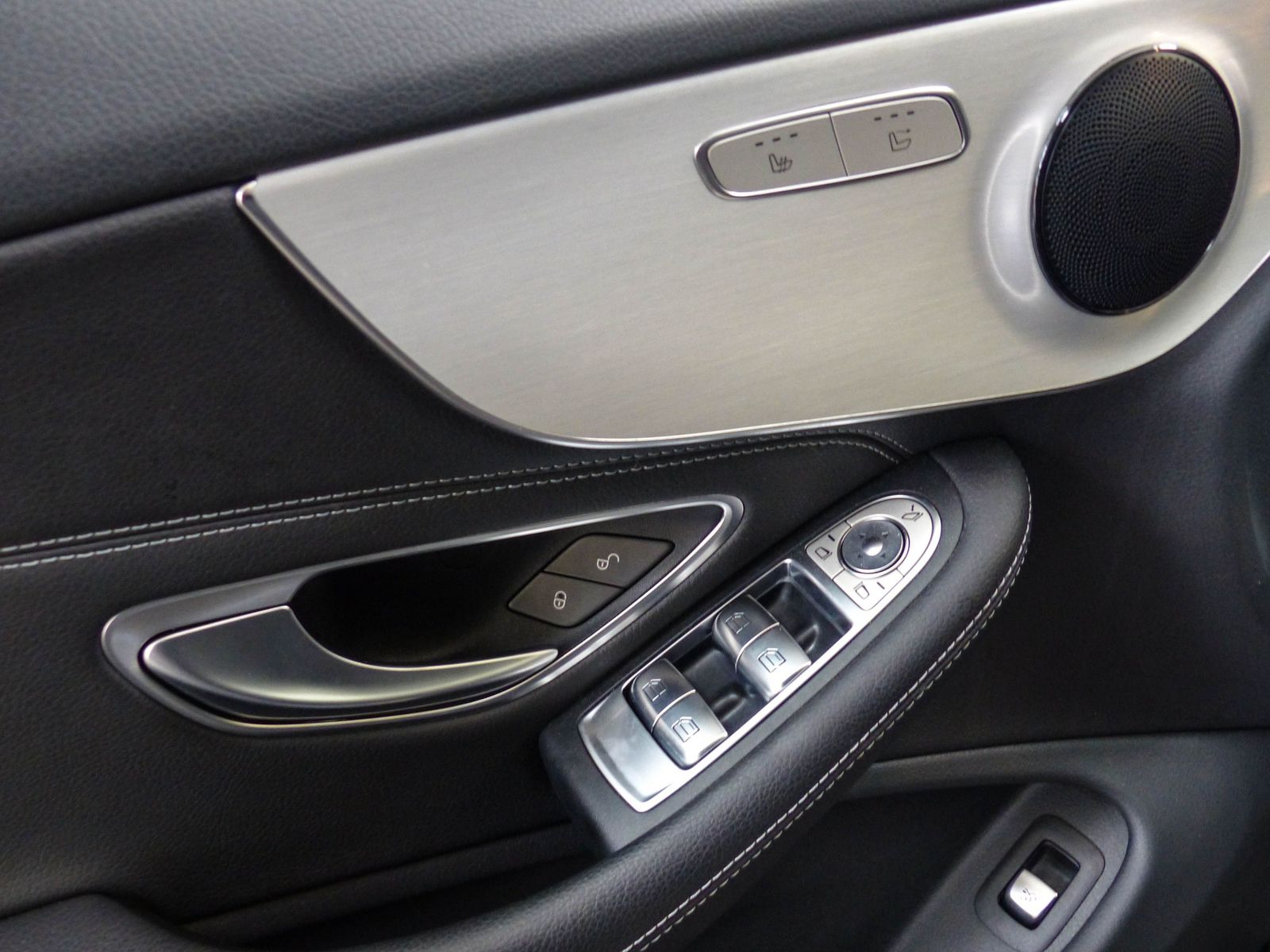Mercedes-Benz C 200 Cabrio AMG - Samsaru's Car Outlet