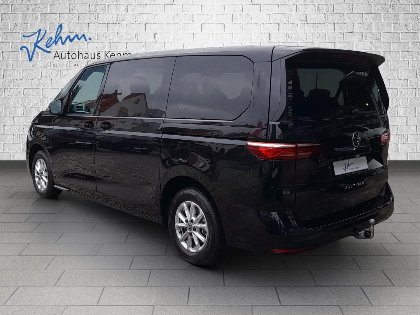 Volkswagen Multivan Life 2.0 TDI - Samsaru's Car Outlet
