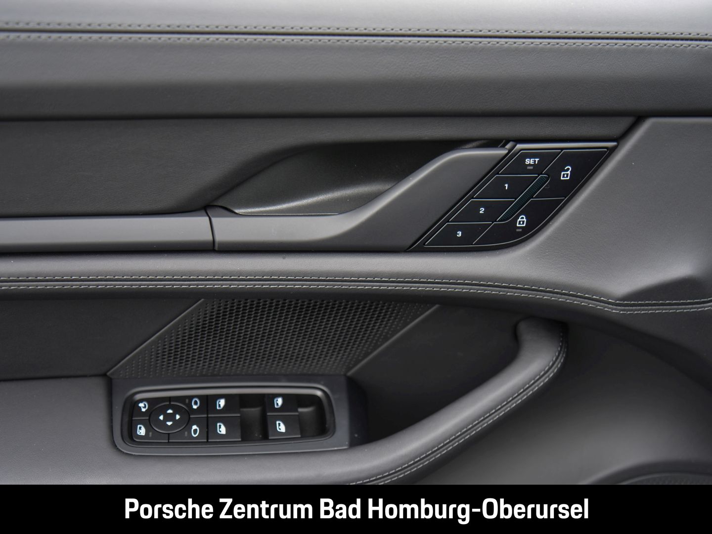 Porsche Taycan 4S Head-Up SportDesign HA-Lenkung 21-Zoll
