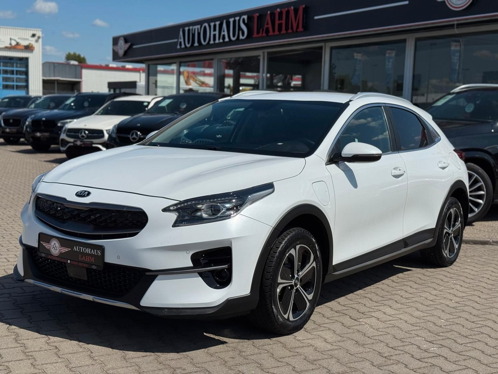 Kia XCeed 1.6 DCT Plug-in-Hybrid Platinum Edition - Samsaru's Car Outlet