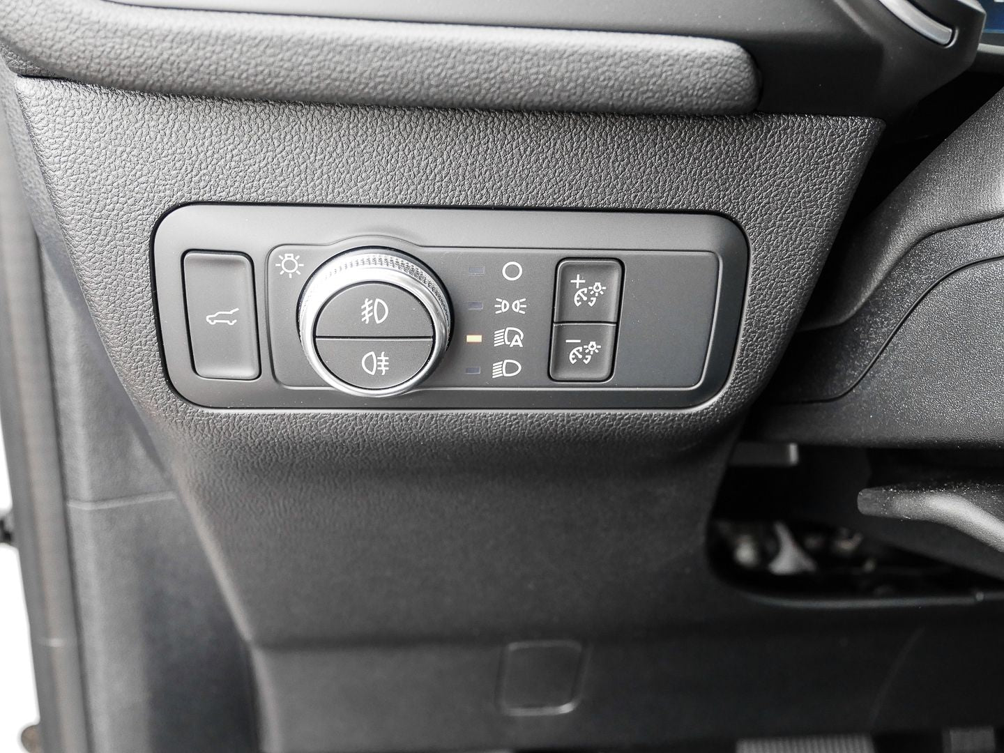 Ford Kuga Hybrid Titanium X FHEV 4x4 - Samsaru's Car Outlet