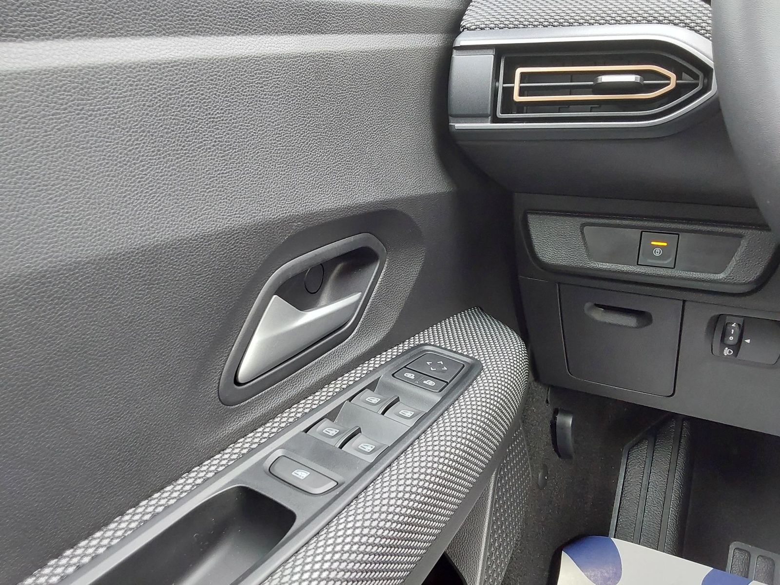 Dacia Sandero Stepway 1.0 TCe 90 CVT Expression APP...