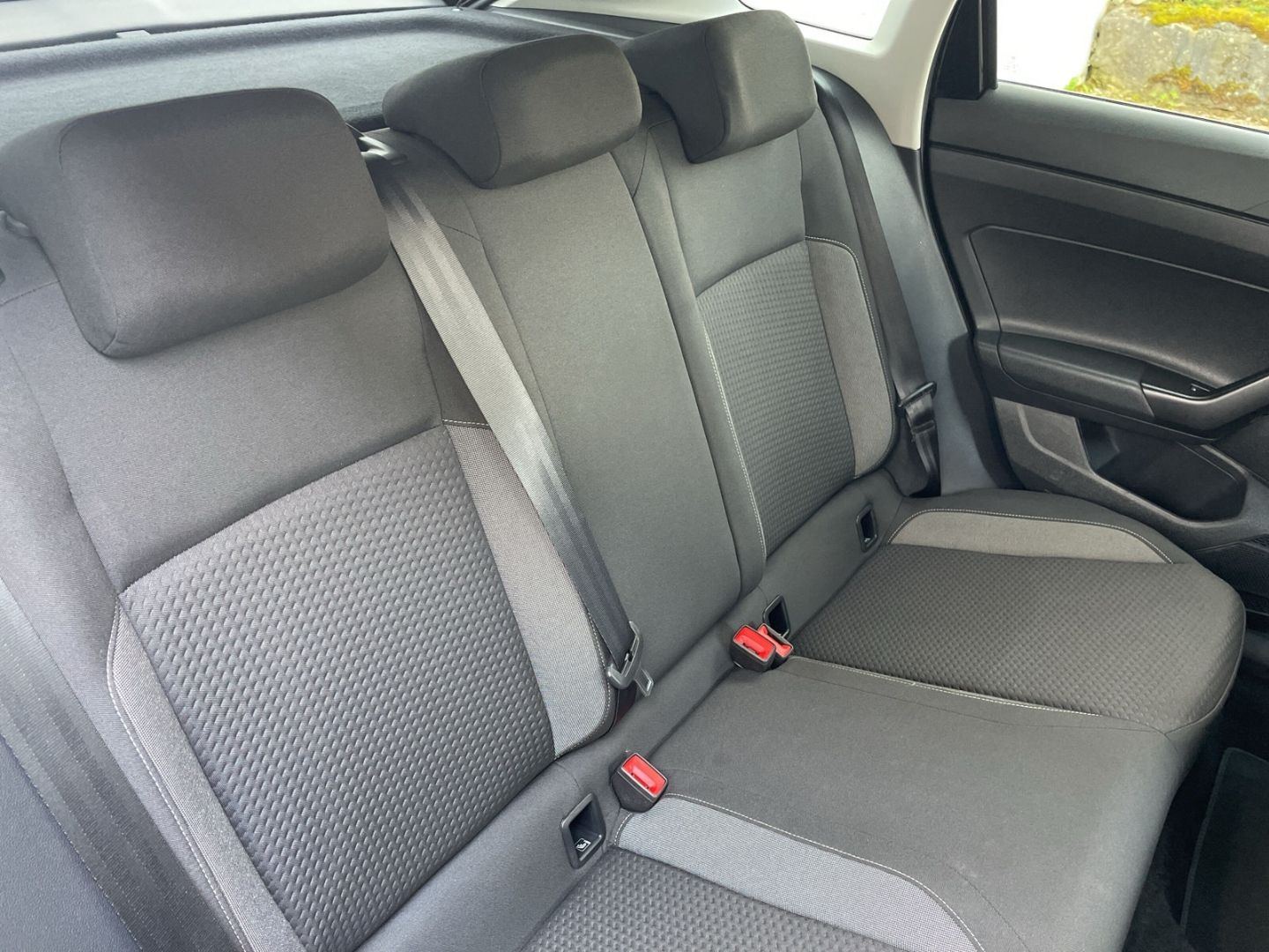 Volkswagen Taigo 1.0 TSI Life - Samsaru's Car Outlet