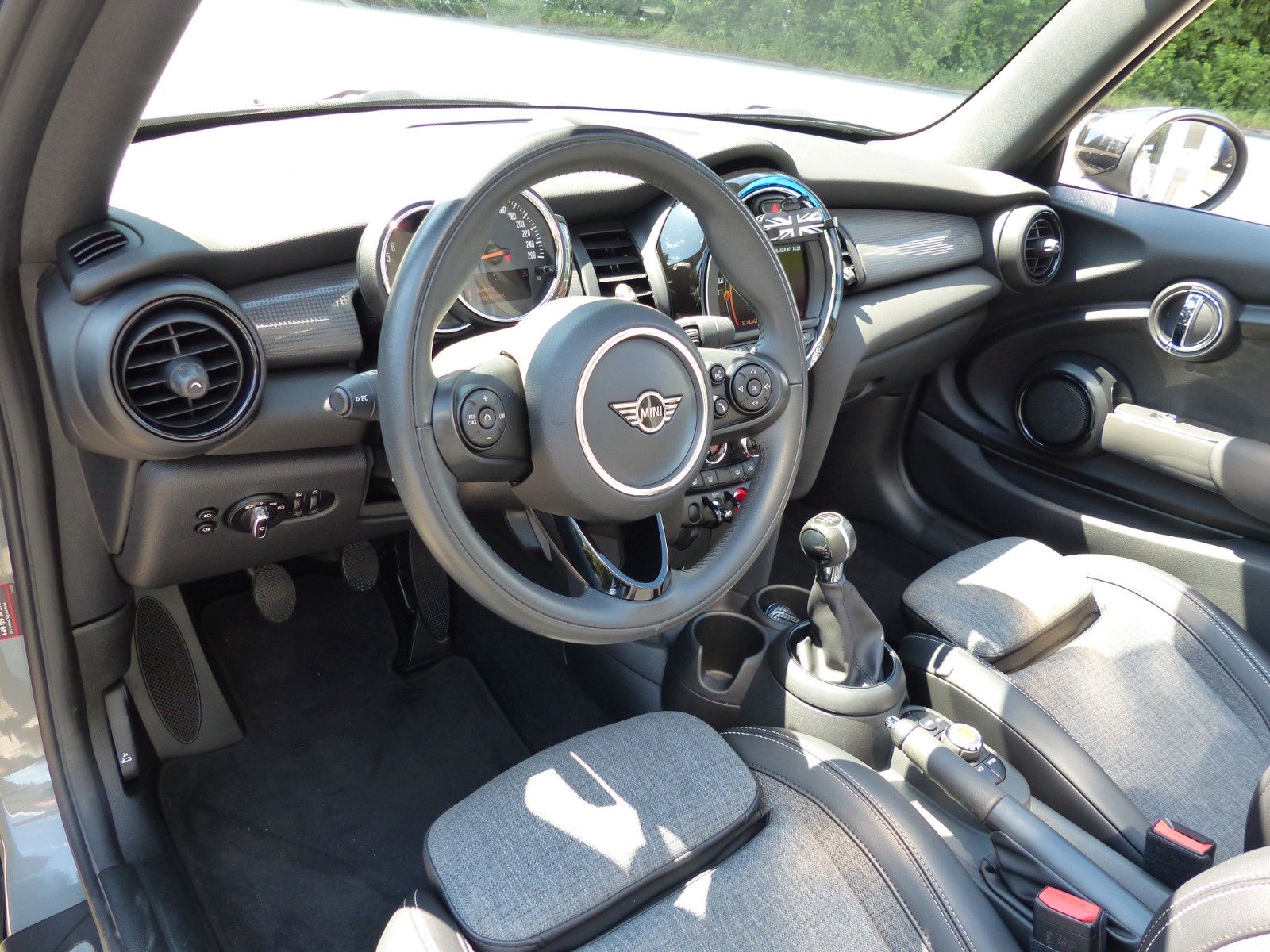 MINI Cooper Cabrio Chili - Samsaru's Car Outlet