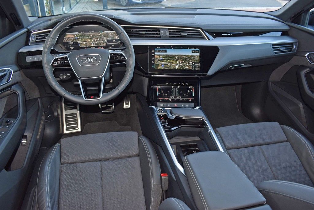 Audi Q8 50 e-tron quattro S-line - Samsaru's Car Outlet