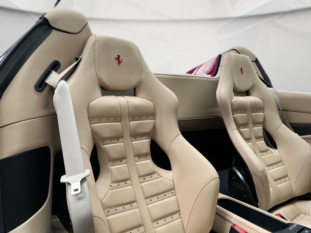 Ferrari F8 Spider - Samsaru's Car Outlet