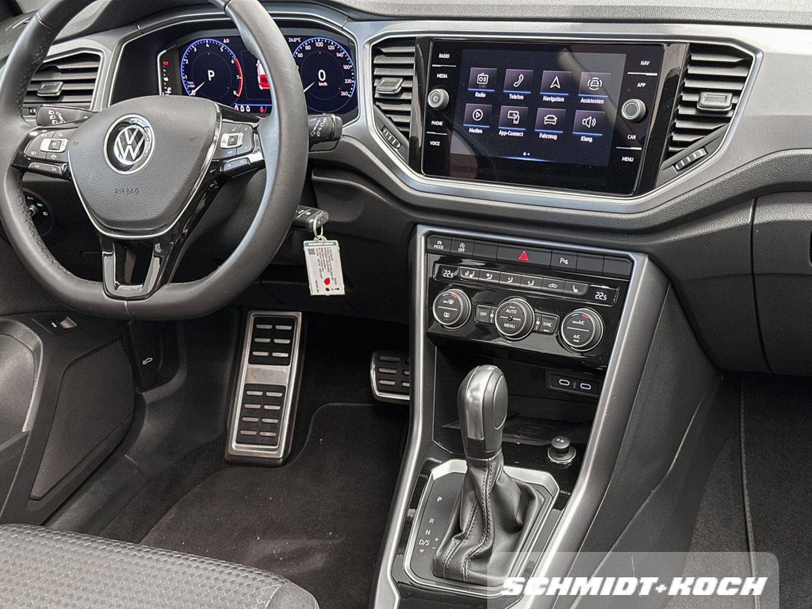 Volkswagen T-Roc 1.5 TSI R-LINE - Samsaru's Car Outlet