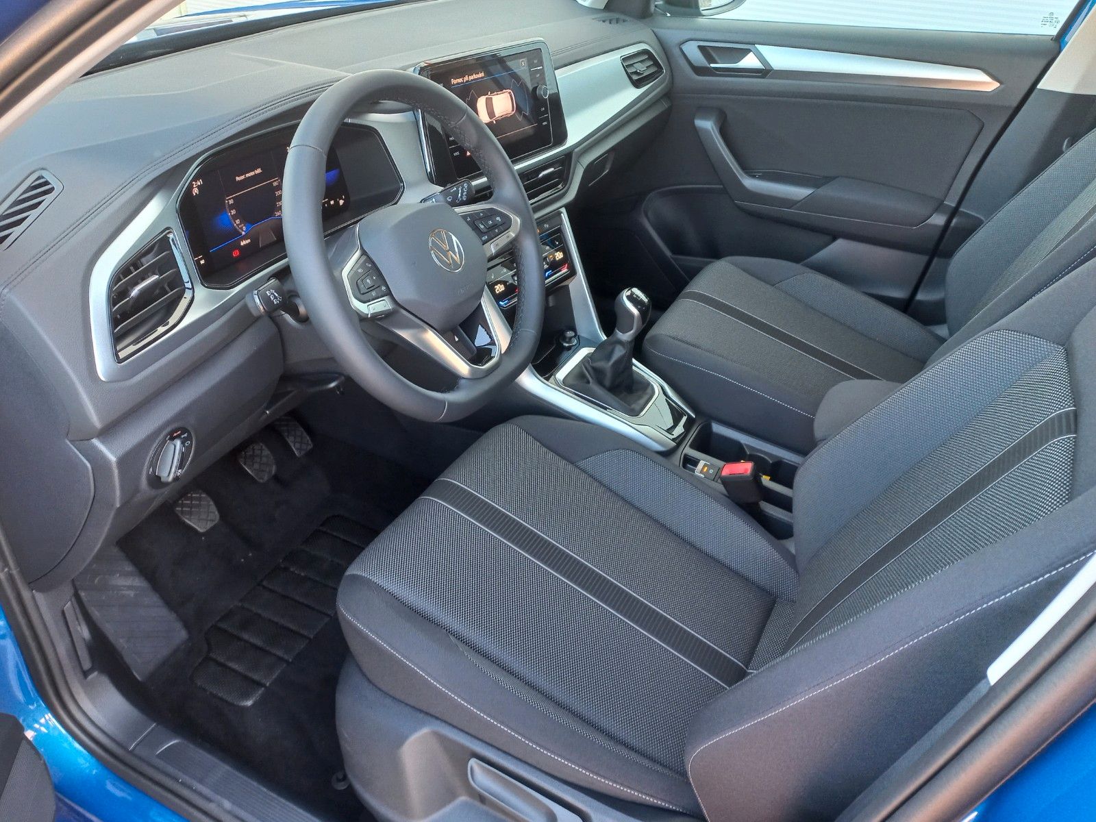 Volkswagen T-Roc Life - Samsaru's Car Outlet