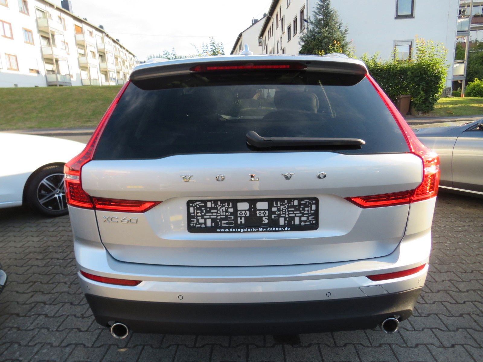 Volvo XC60 Momentum Pro AWD *PANO *AHK *KAMERA