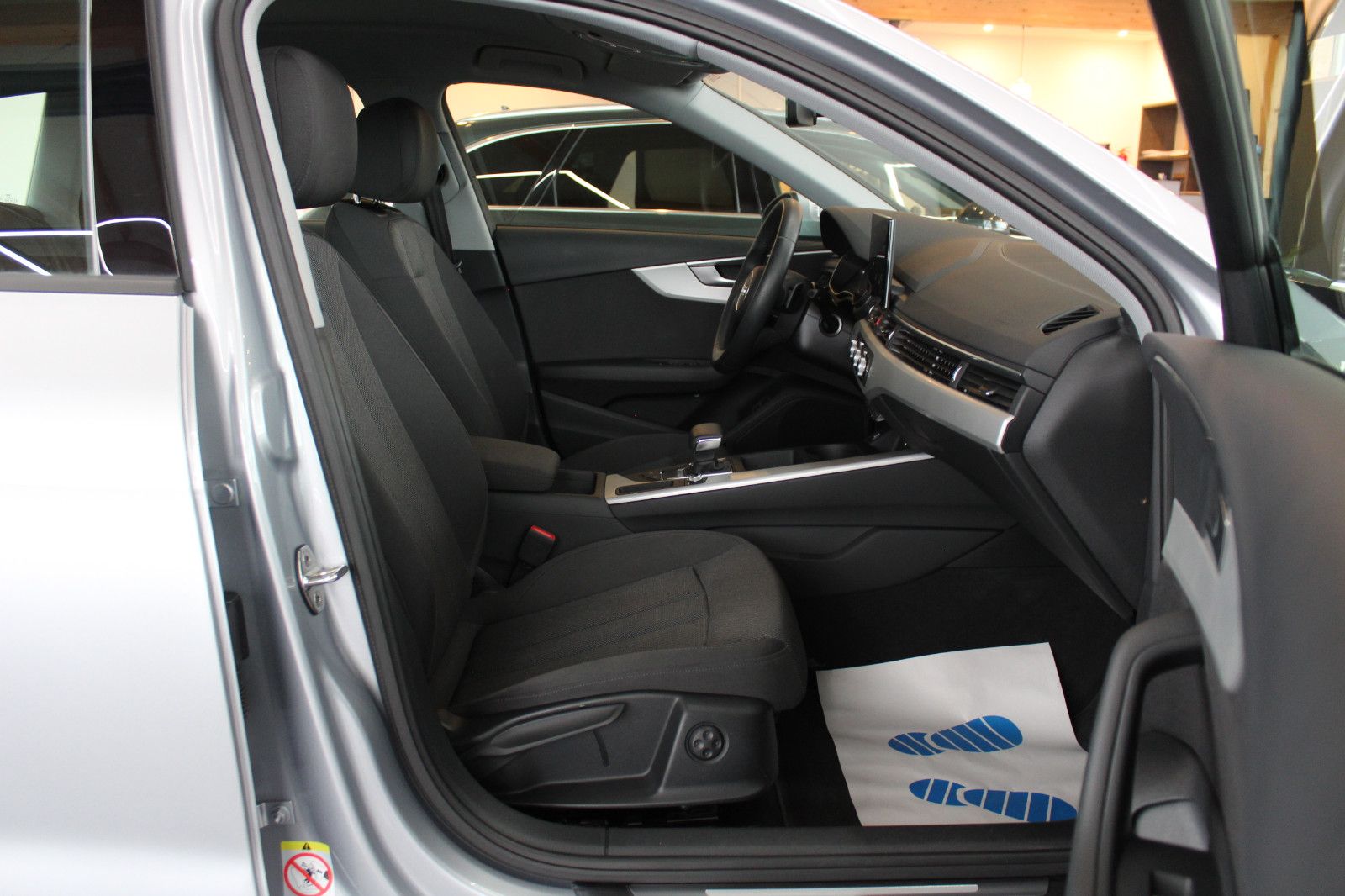 Audi A4 Avant 40 TDI S tronic advanced - Samsaru's Car Outlet