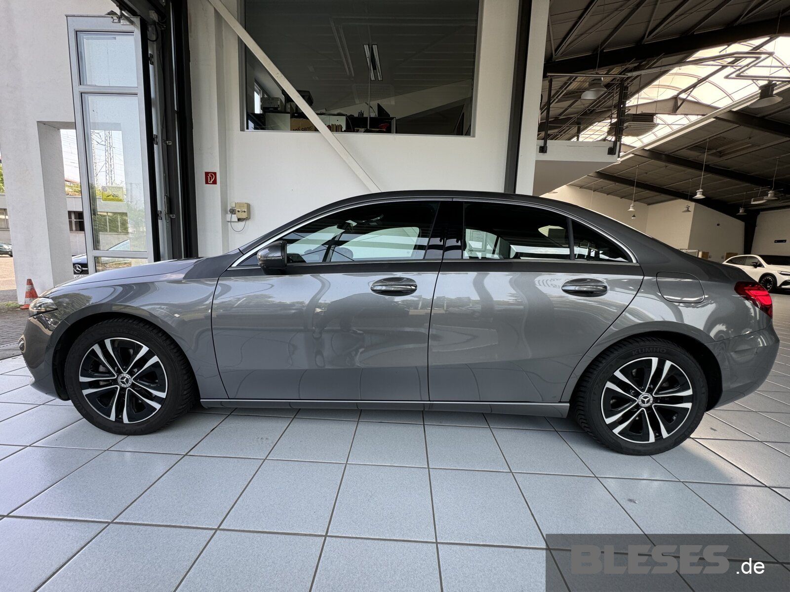 Mercedes-Benz A 200 Limousine - Samsaru's Car Outlet