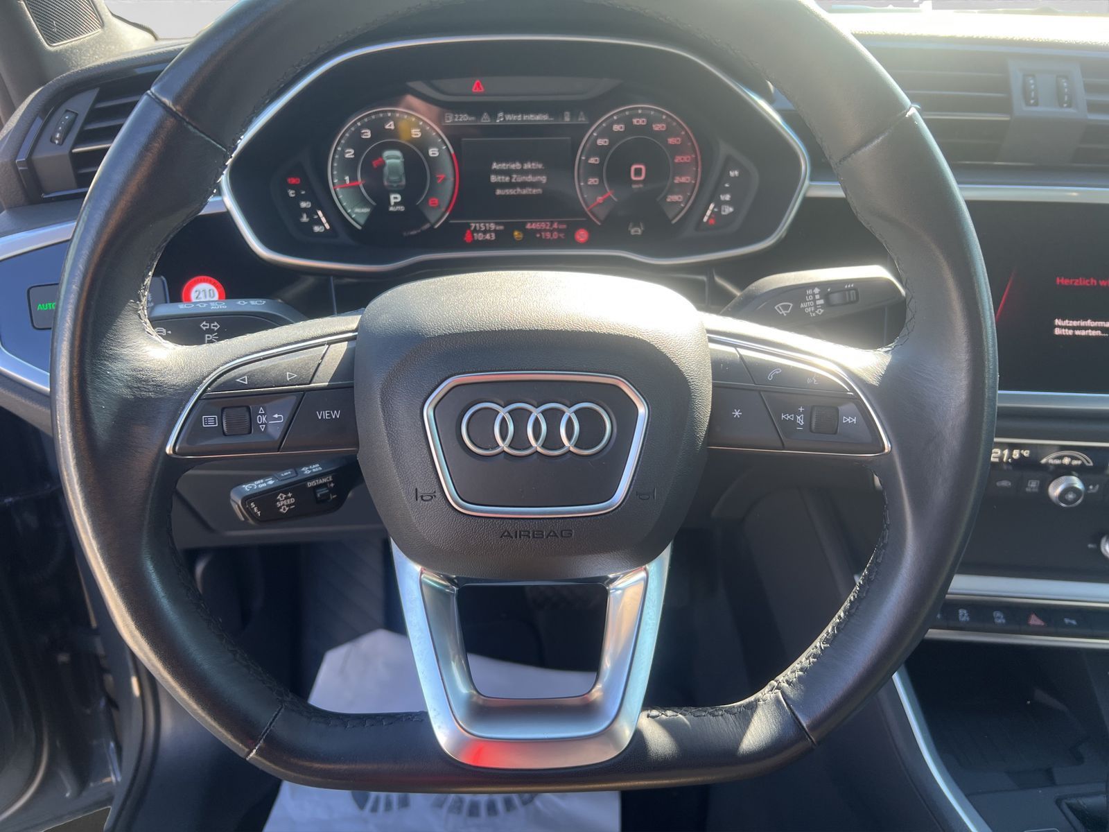 Audi Q3 40 2.0 TFSI quattro - Samsaru's Car Outlet