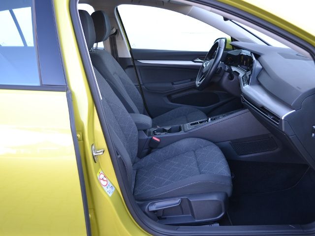 Volkswagen Golf VIII 2.0 TDI DSG - Samsaru's Car Outlet