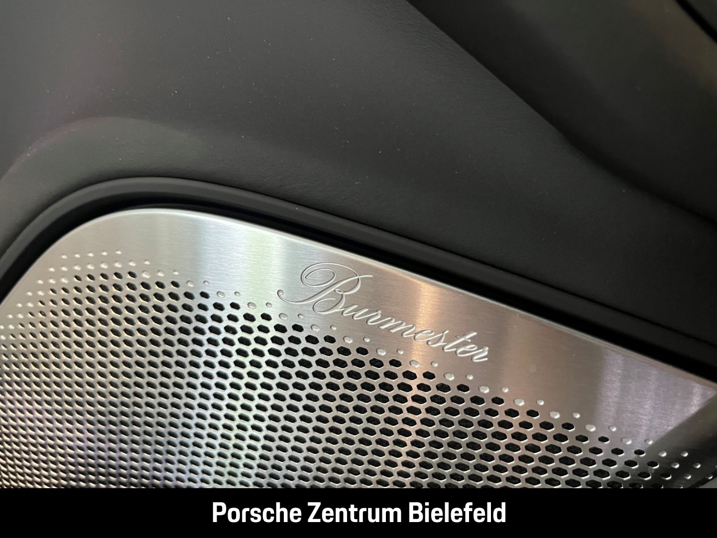 Porsche Taycan Turbo S Cross Turismo Burmester Panorama