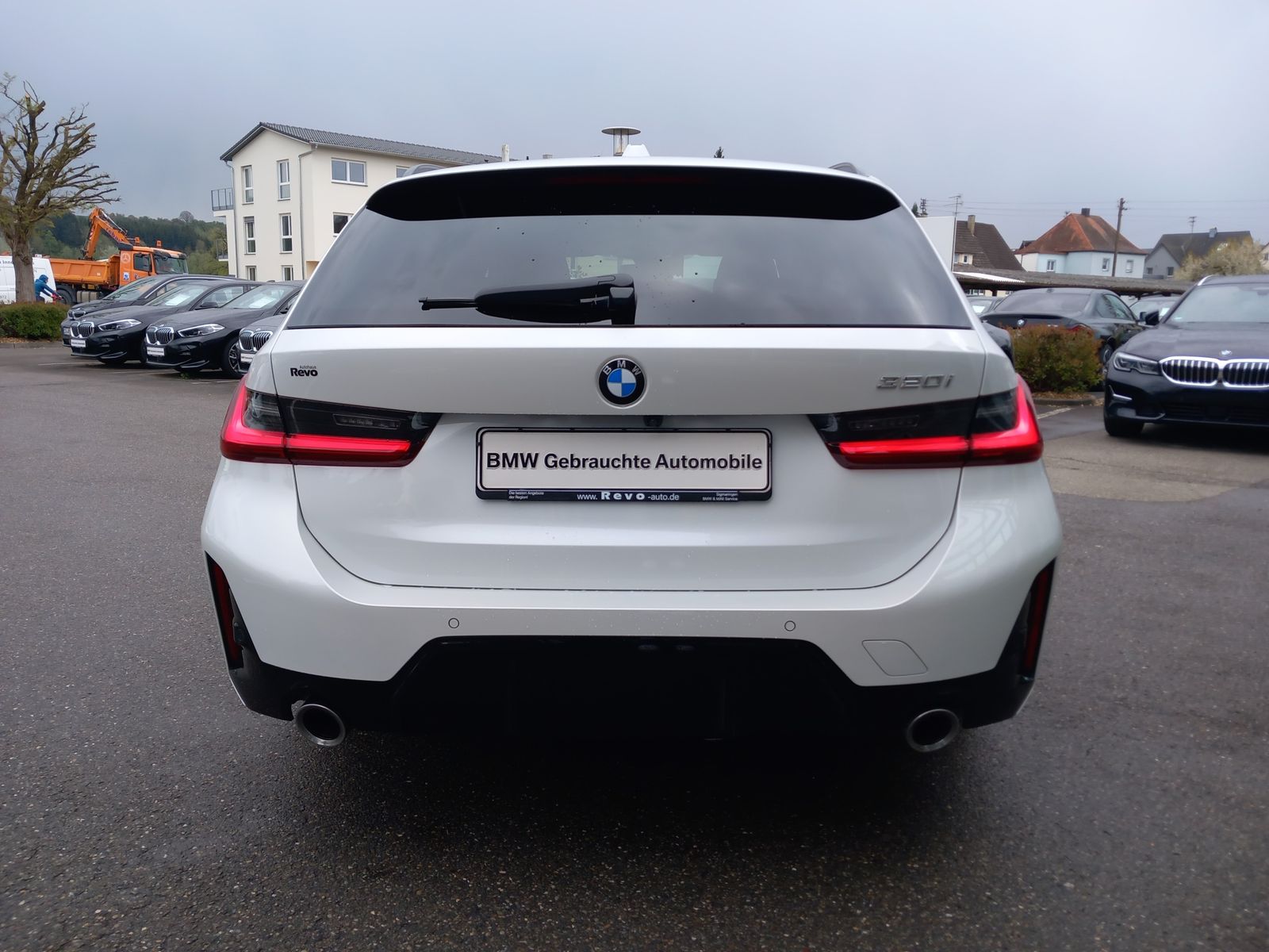 BMW 320i Touring Aut MSport - Samsaru's Car Outlet