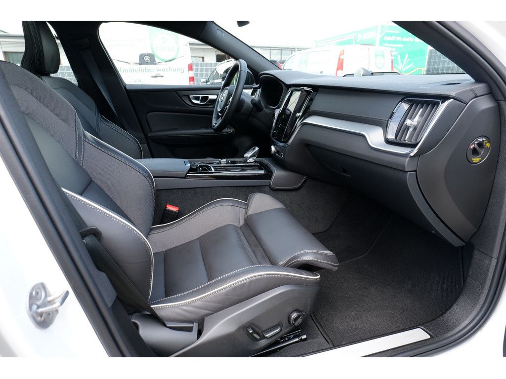 Volvo S60 Lim. T8 AWD Ultimate Dark Recharge Plug-In H