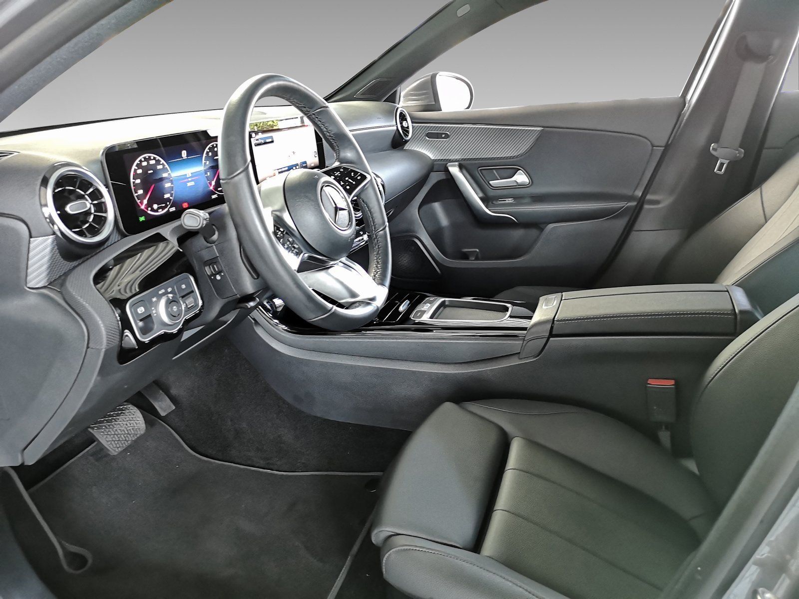 Mercedes-Benz A 180 Progressive LINE - Samsaru's Car Outlet