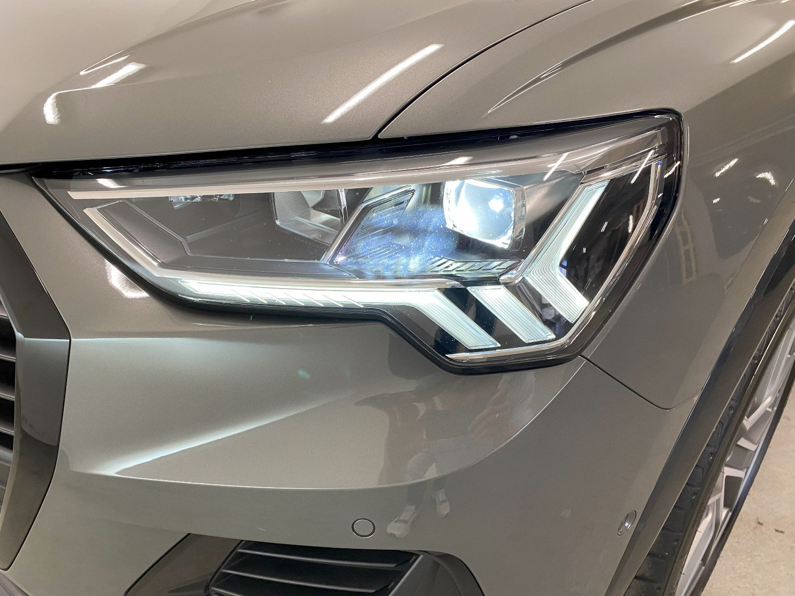 Audi Q3 45 TFSI quattro advanced - Samsaru's Car Outlet