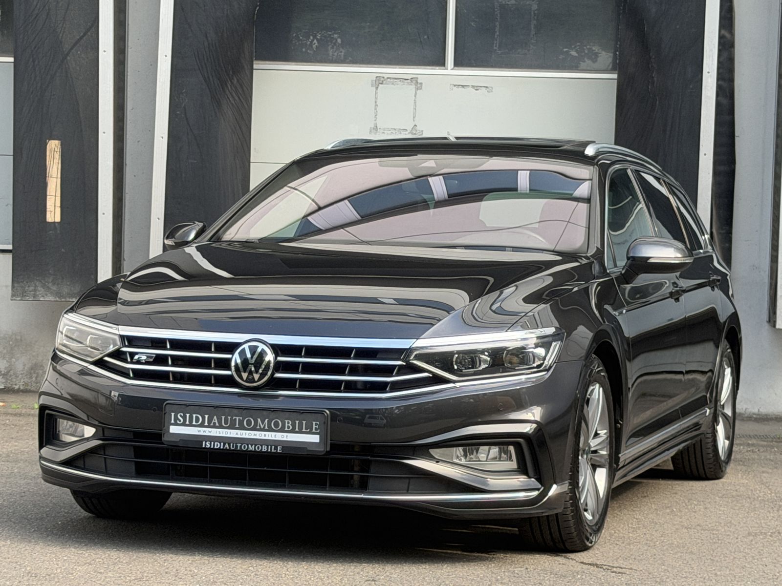 Volkswagen Passat R-Line LED Virtual Pano Massage H&K AHK
