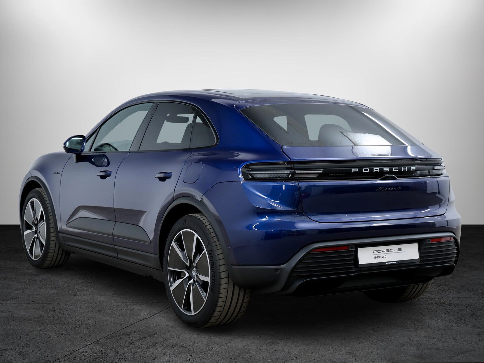 Porsche Macan Electric 4