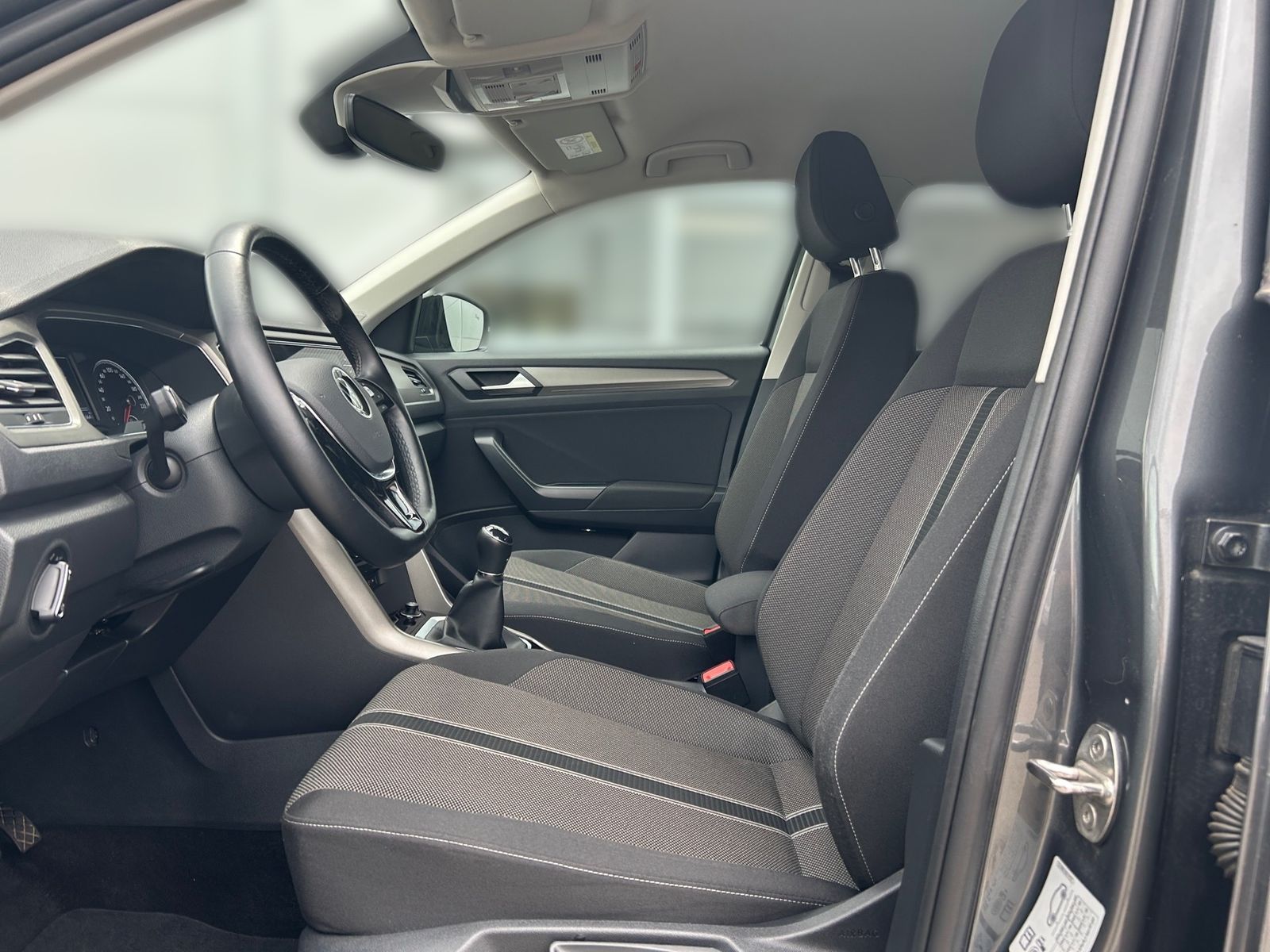 Volkswagen T-Roc 2.0 TDI Style - Samsaru's Car Outlet