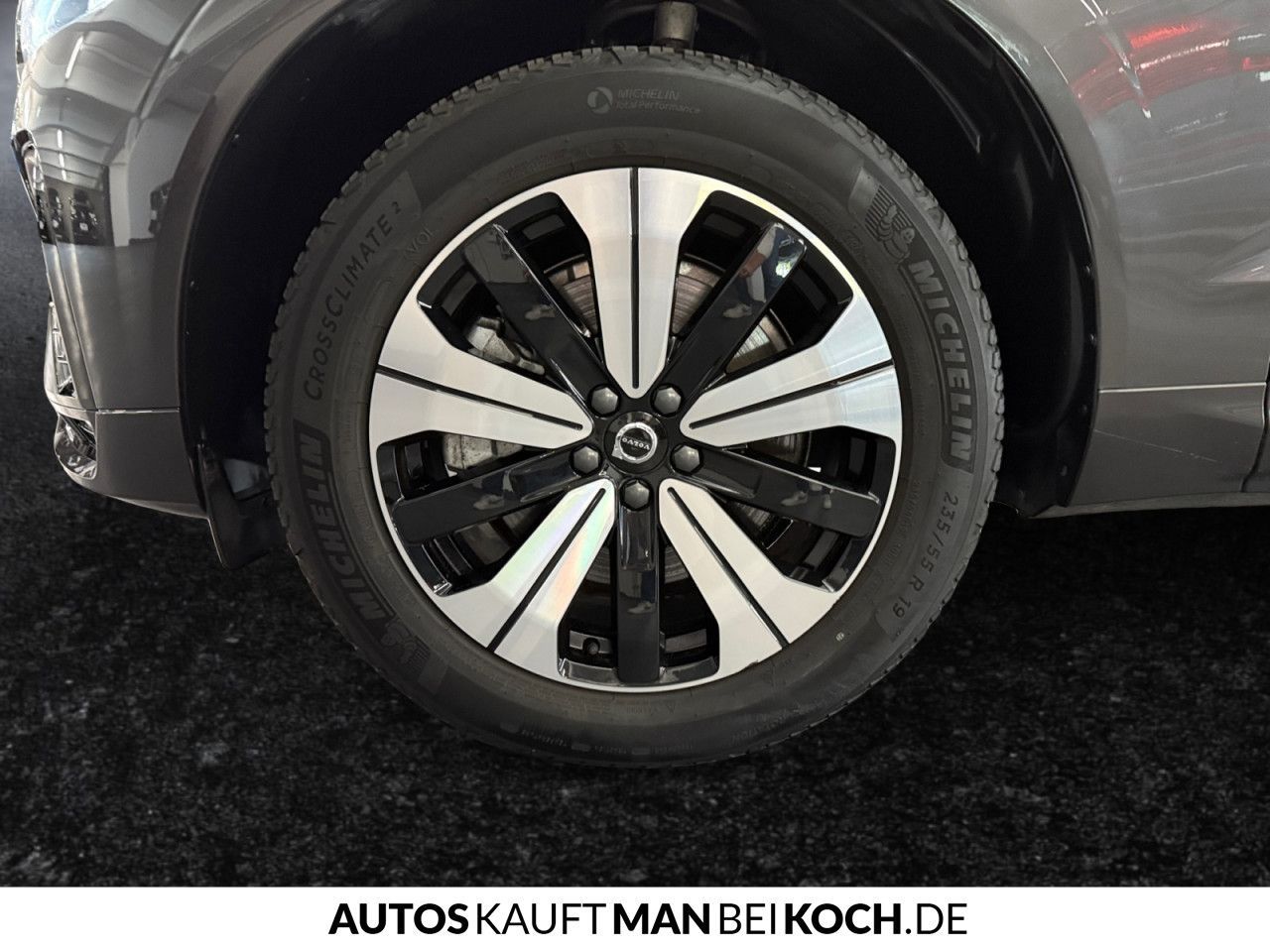 Volvo XC60 T6 Recharge AWD Plus Dark AHK PANO STDHz!