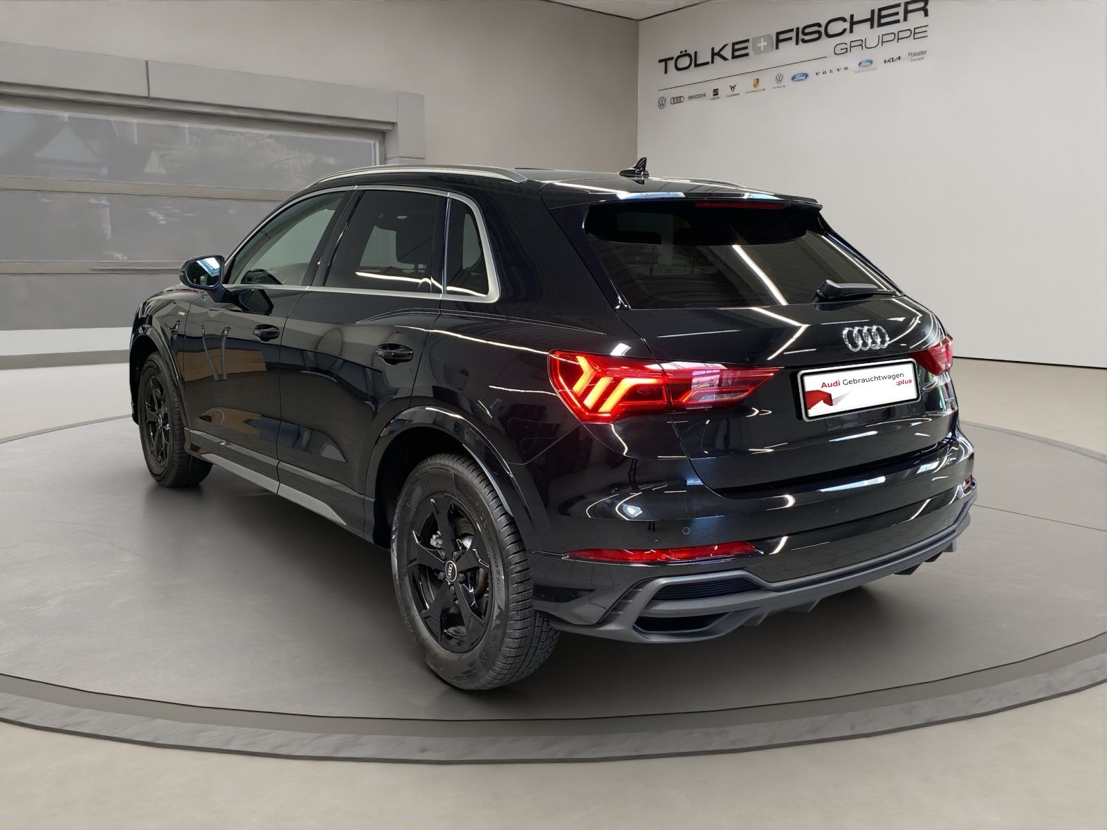 Audi Q3 40 2.0 TFSI quattro S-Line - Samsaru's Car Outlet