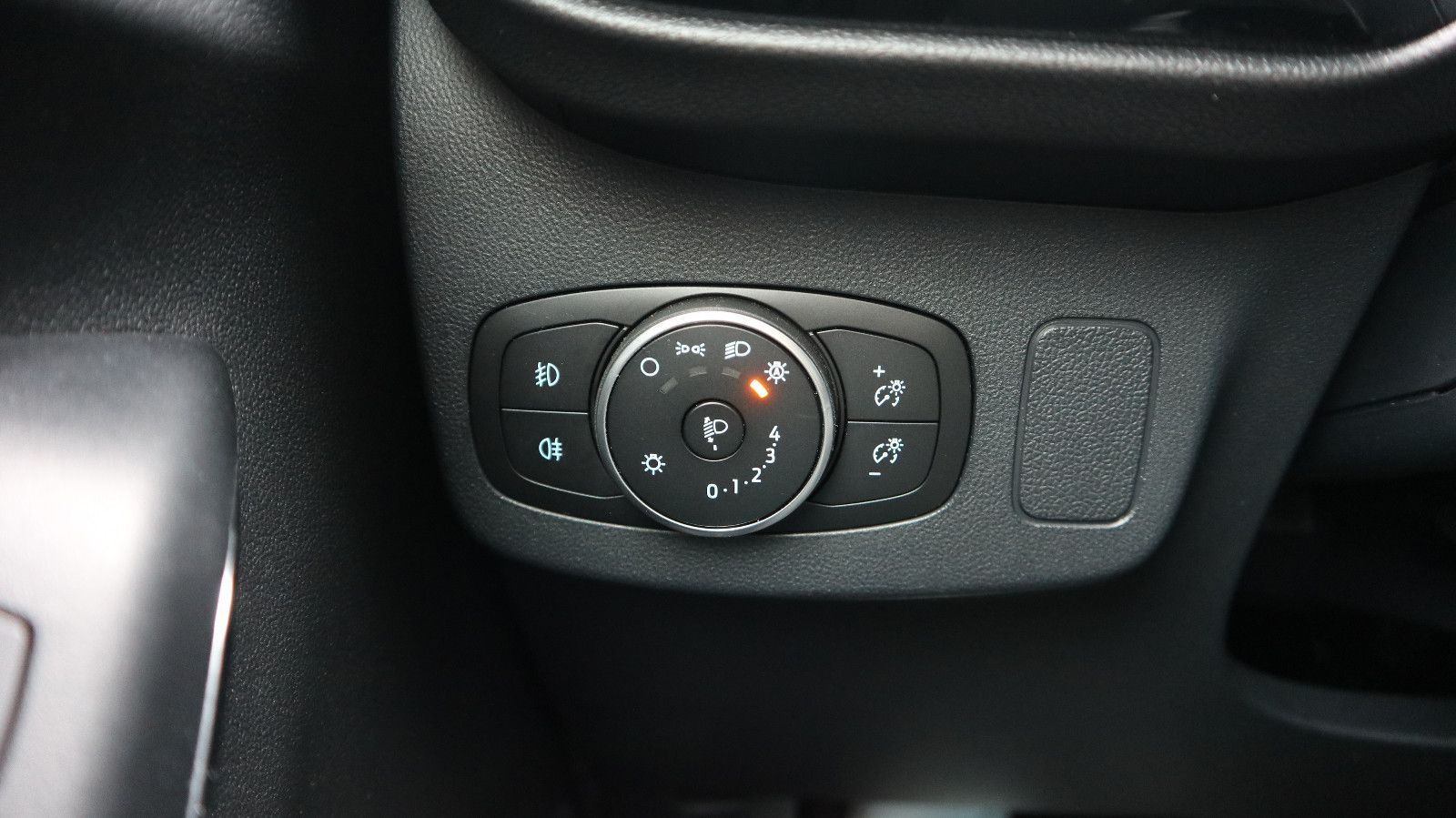 Ford Puma Titanium - Samsaru's Car Outlet