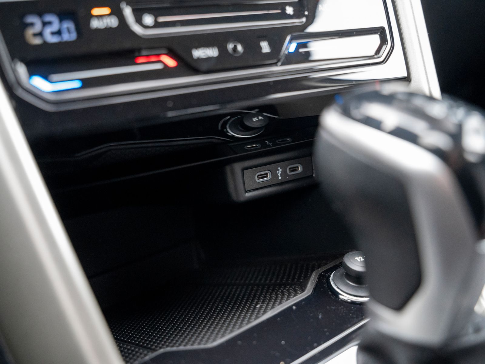 Volkswagen T-ROC MOVE T-Roc MOVE 1.5 l TSI - Samsaru's Car Outlet