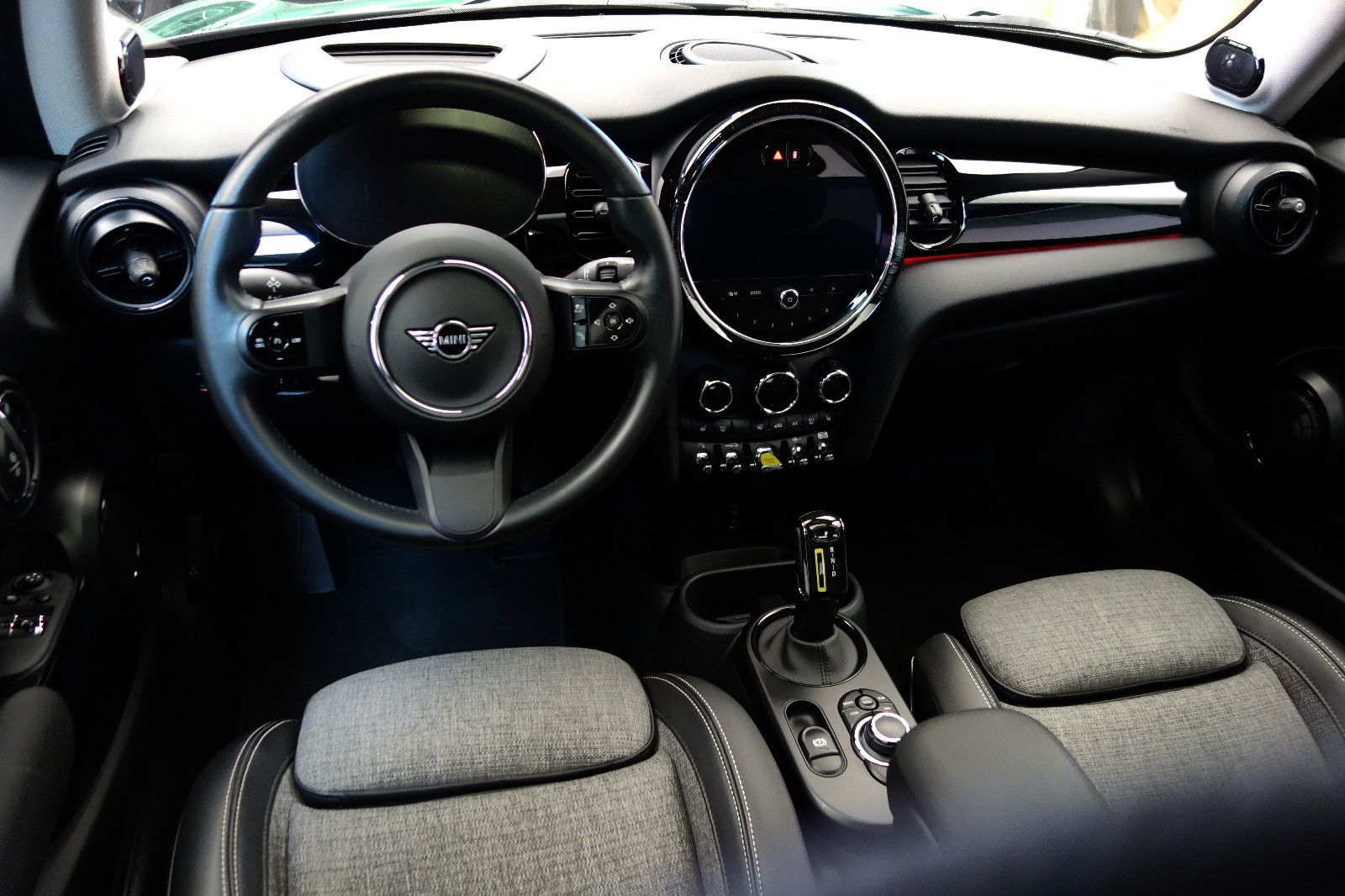 MINI Cooper SE Classic - Samsaru's Car Outlet