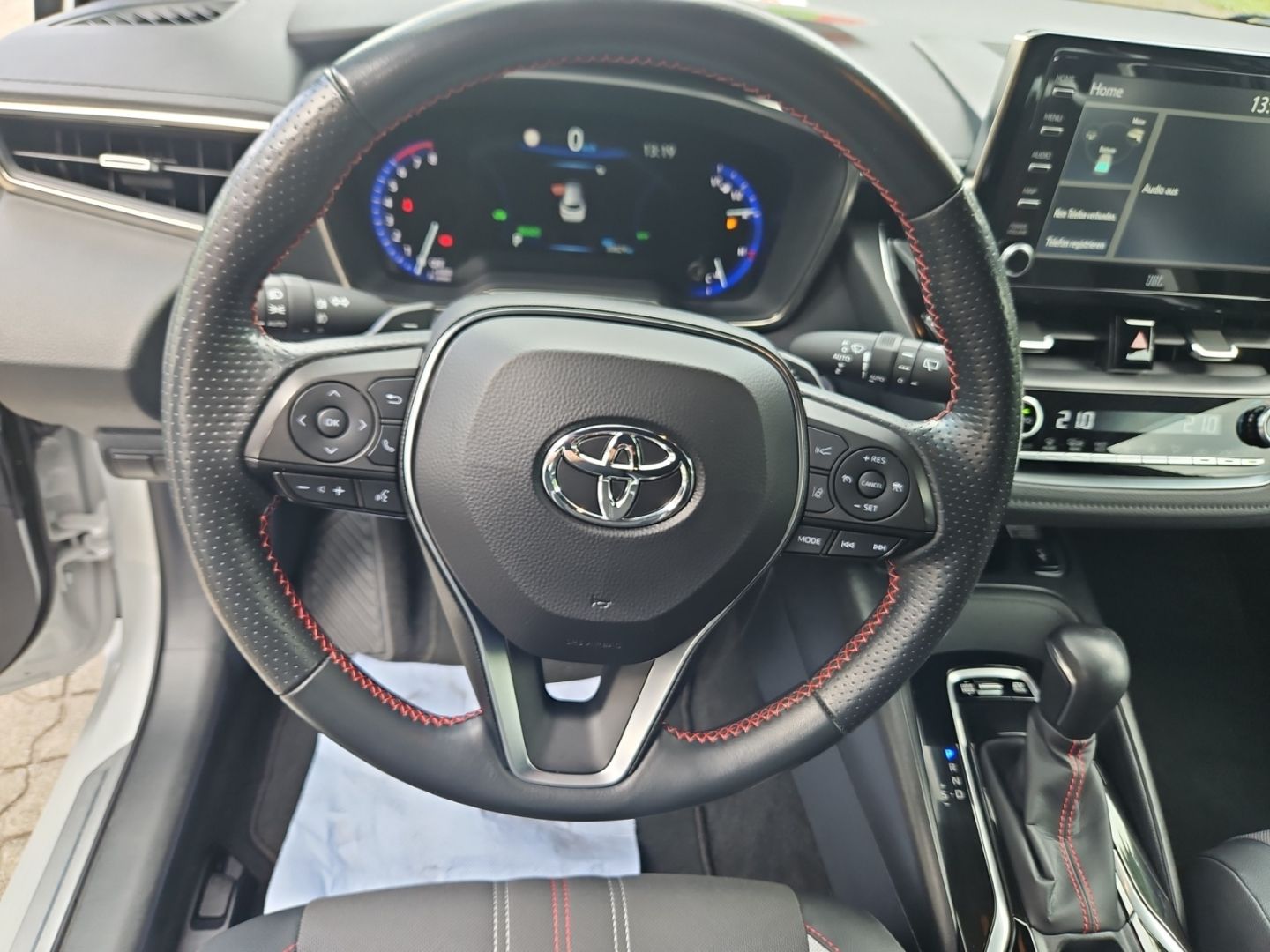 Toyota Corolla Touring Sports 2.0 Hybrid - Samsaru's Car Outlet