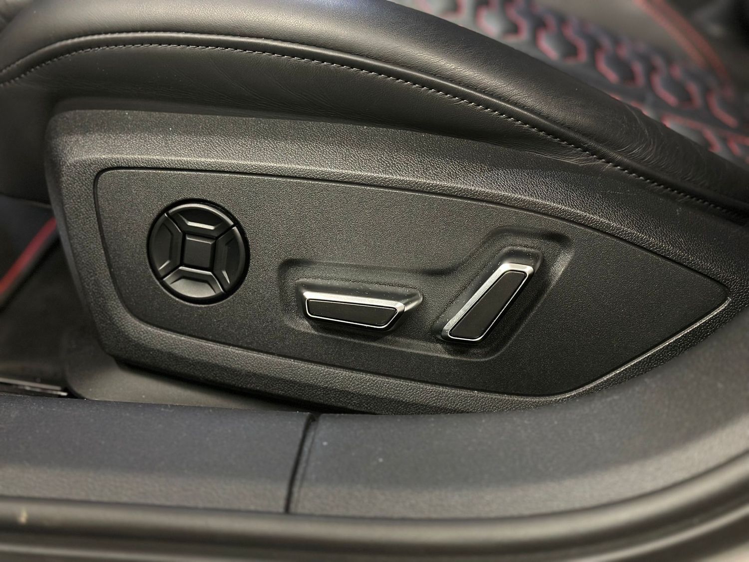 Audi RS6 4.0 TFSI quattro*MATRIX*KERAMIK*CARBON*4 ZON