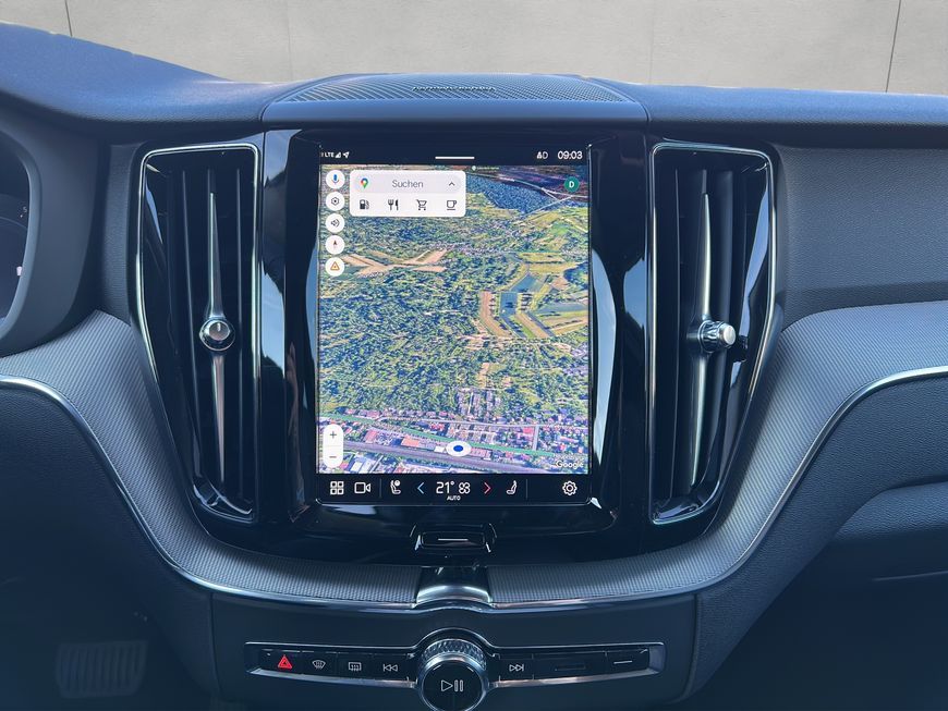 Volvo XC60 B4 D AWD Plus Dark