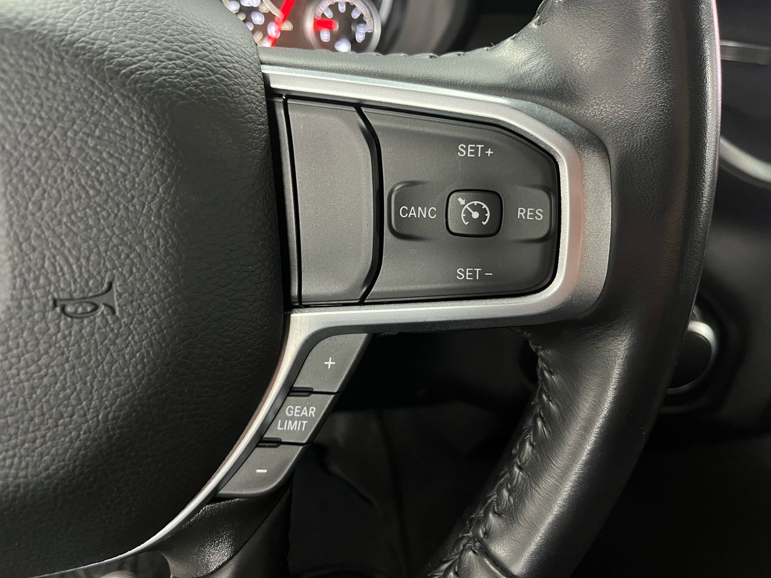 Dodge RAM 5,7l V8 *Longbed /AHK / SHZ/ 4x4*